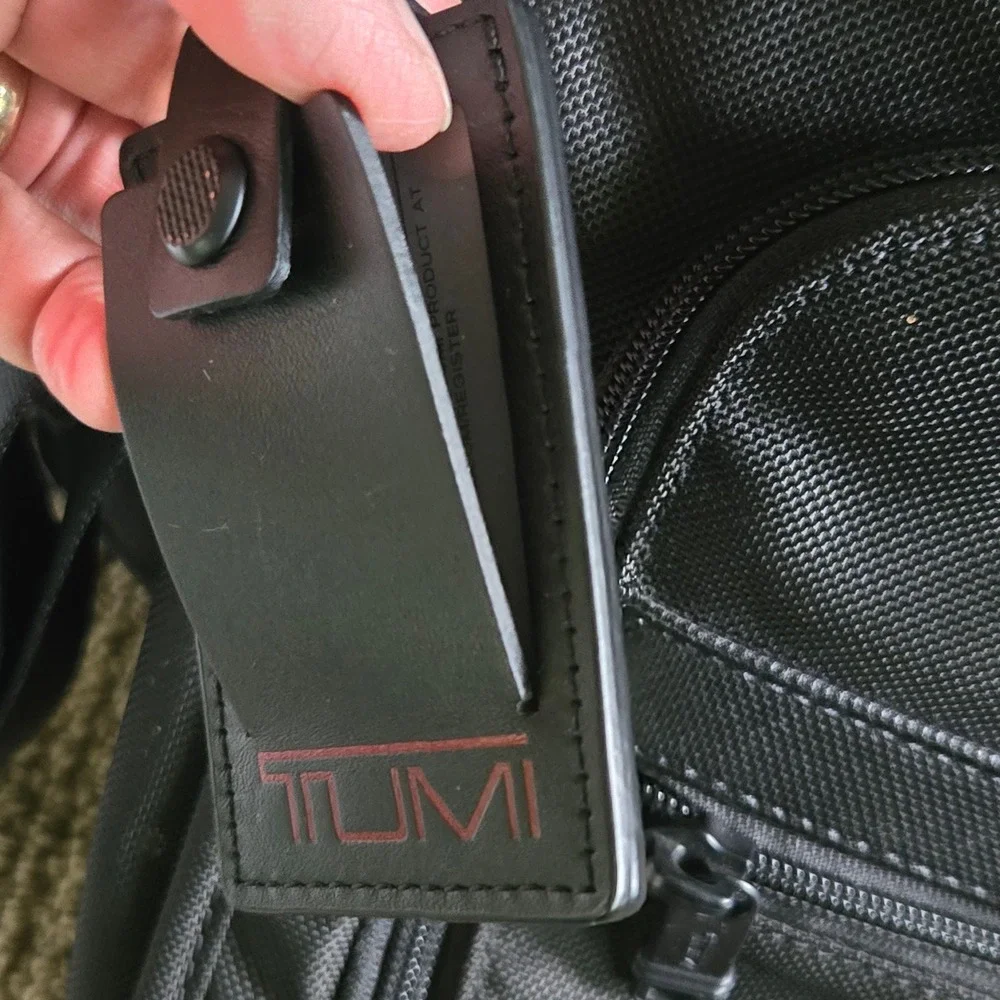 Tumi Alpha 2 Slim Deluxe Briefcase Portfolio 26110D2 Ballistic Nylon Laptop Read